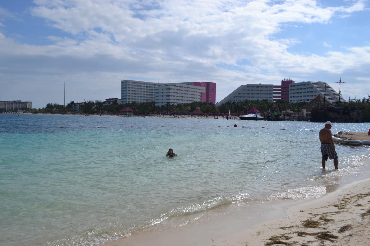 Bella Beach Condo Vacation 2 Bedrooms Cancún Eksteriør billede